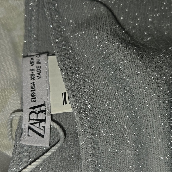 Zara Metalic Silver Crop Top - Picture 3 of 3